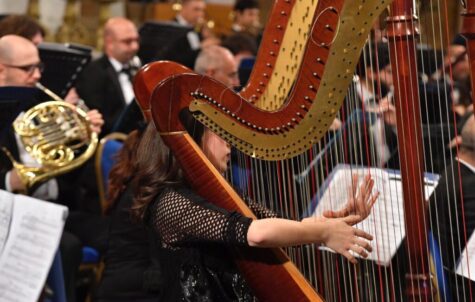 aea9c8f2-3d8b-4e85-83fa-32b4a80ff1fe